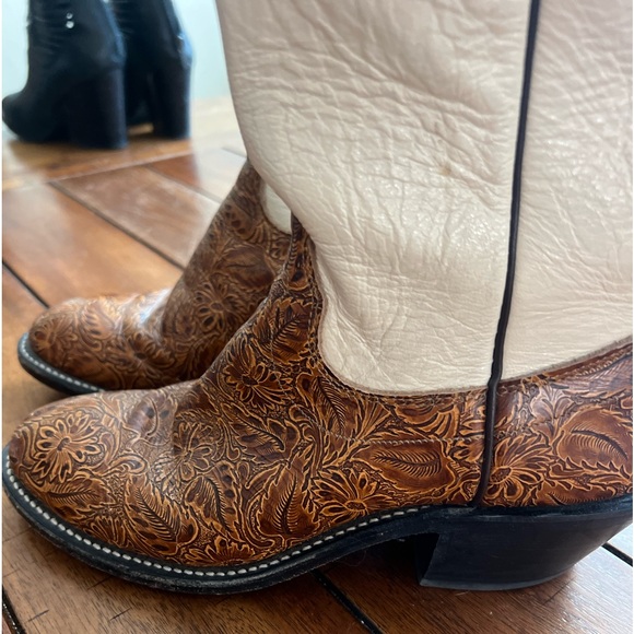 Olathe Boot Co. Shoes - Olathe Boot Co. Two-Tone Brown Tooled Leather/White Cowgirl Heeled Boots Sz 7